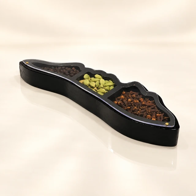 Kerala Map and Boat Spice-Display Souvenir, 9.6 Inches Long — complete product
