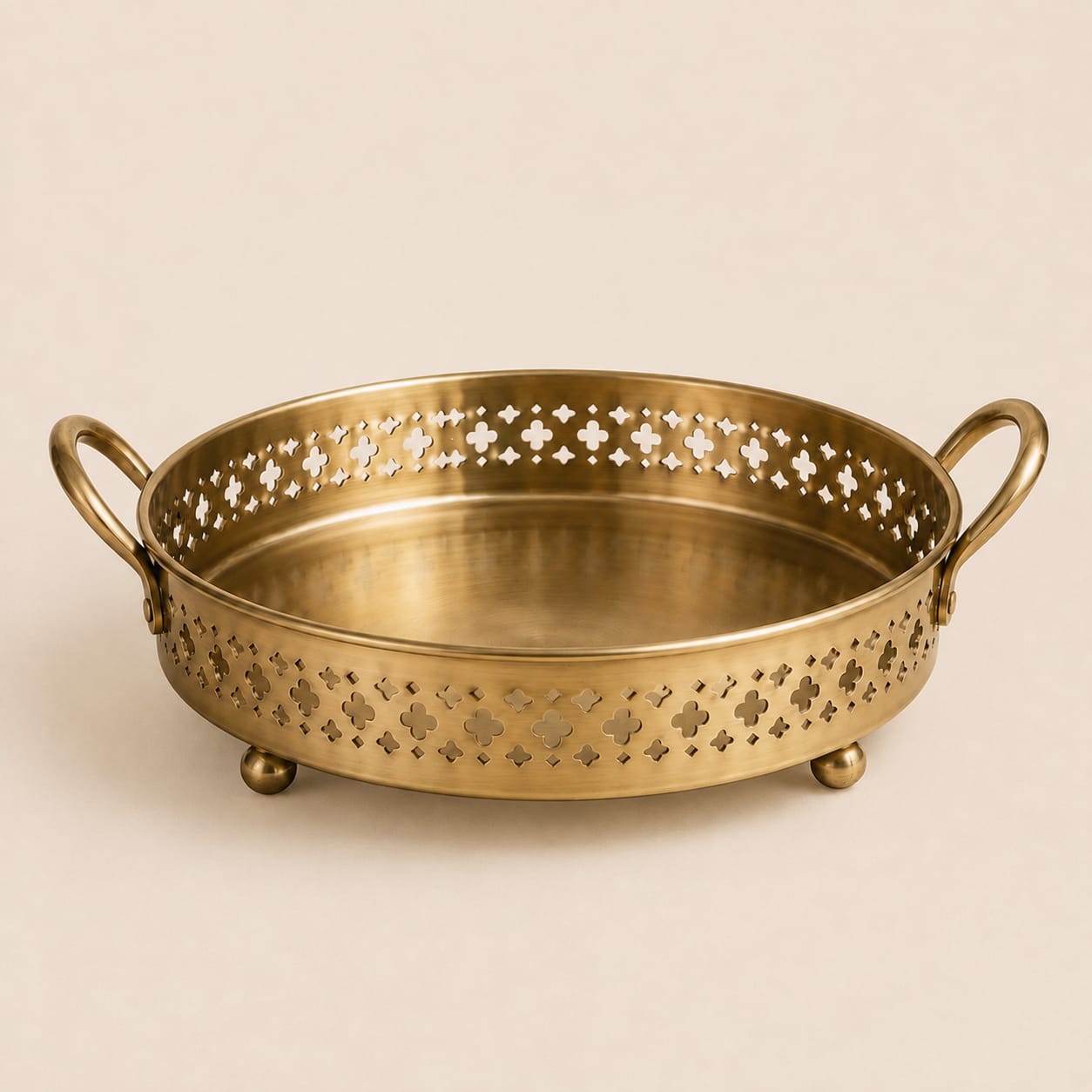 Hammered Brass Serving Urli gift hamper